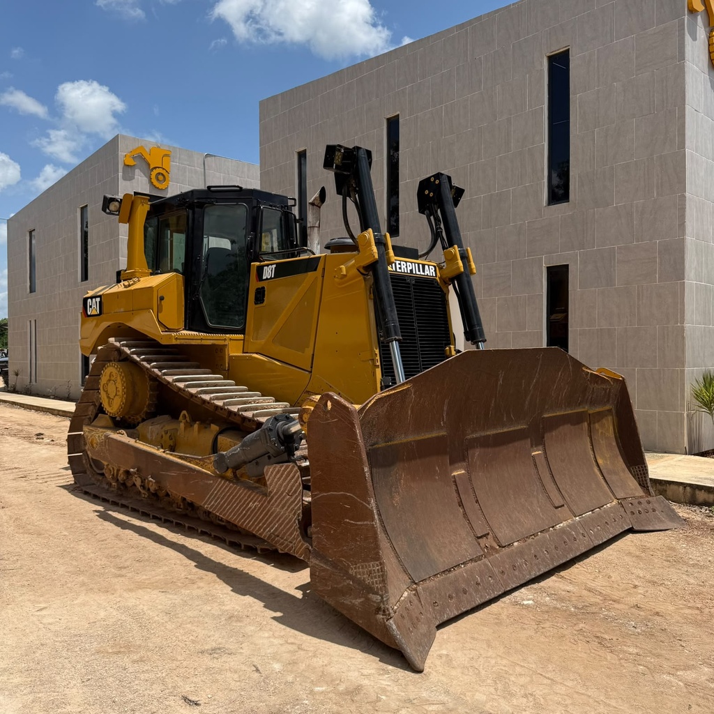 Tractor bulldozer Caterpillar D8T 2014