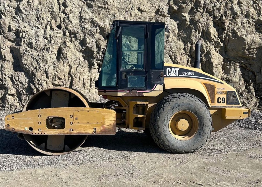 Compactador CS-563E