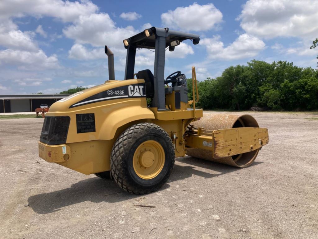 Compactador CS-433E