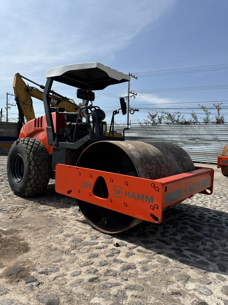 Vibrocompactador Hamm 311 2016 | 11 Ton con Motor Cummins y Llantas 90%