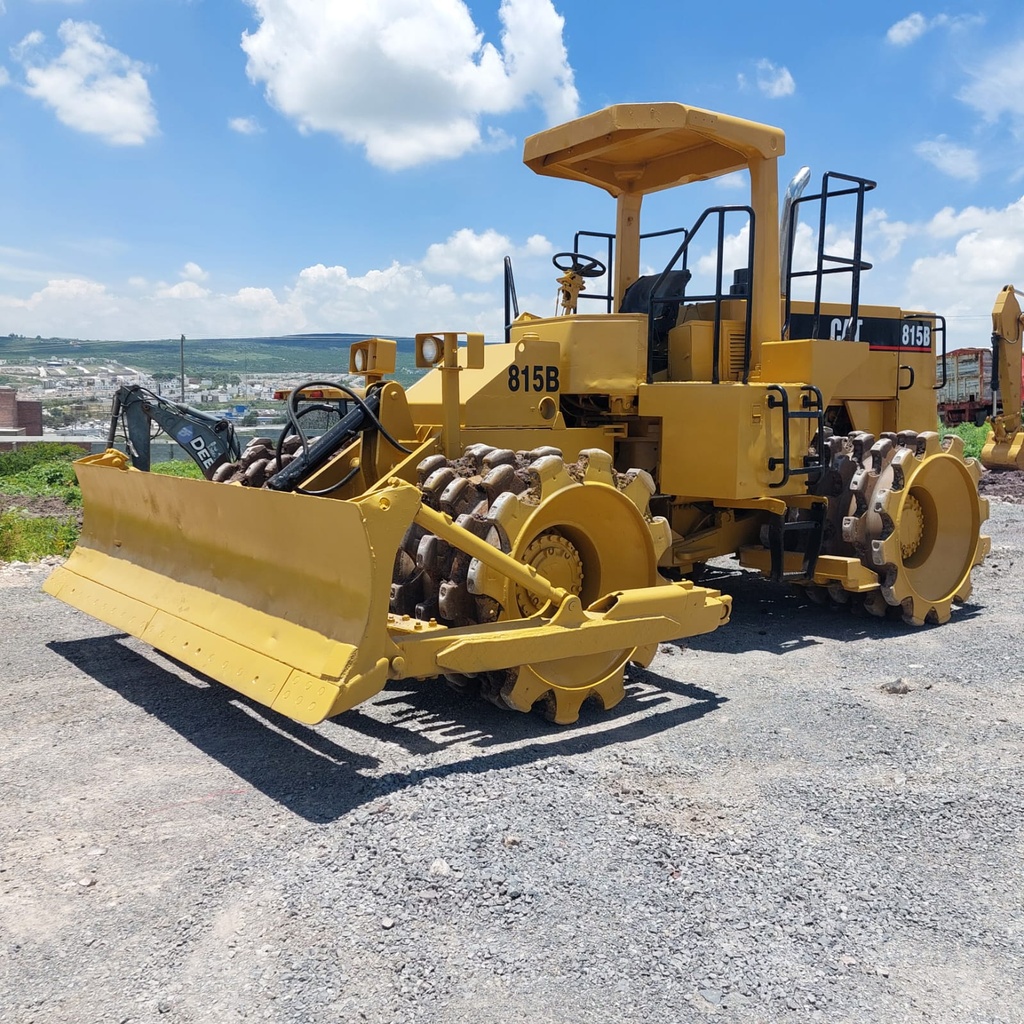 Compactador Caterpillar 815B 