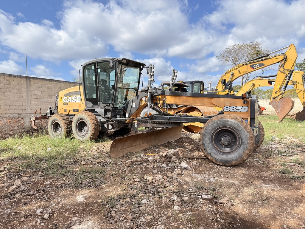 Motoconformadora 865B case 