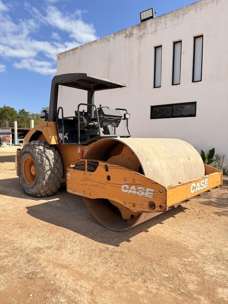 Vibro compactador SV211 Case 