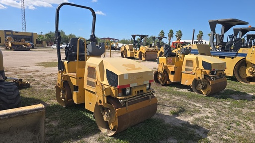 [1676] Compactador Caterpillar CB24 2011 | Double Drum Roller