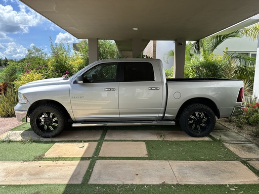 [6743] Camioneta RAM 1500 Big Horn 2016