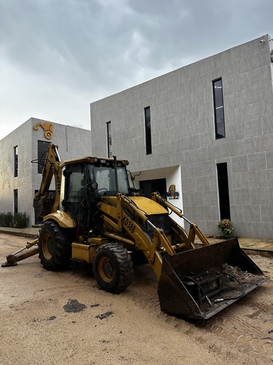 [5269] Retroexcavadora KD 388 2023 | 4x4 con 4,000 hrs y Cucharón 1.0 m³