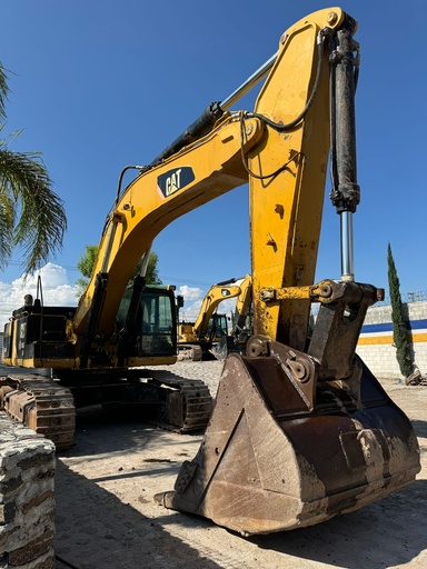 [0510] Excavadora 345DL 