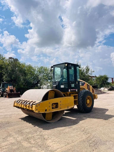 Vibrocompactador CS56B