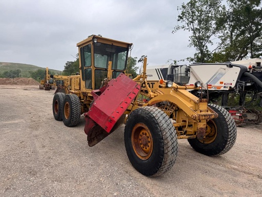 [8142] Motoniveladora 120G