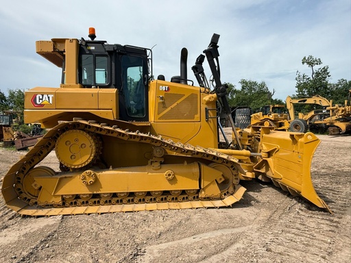 [0541] Bulldozer Caterpillar D6T
