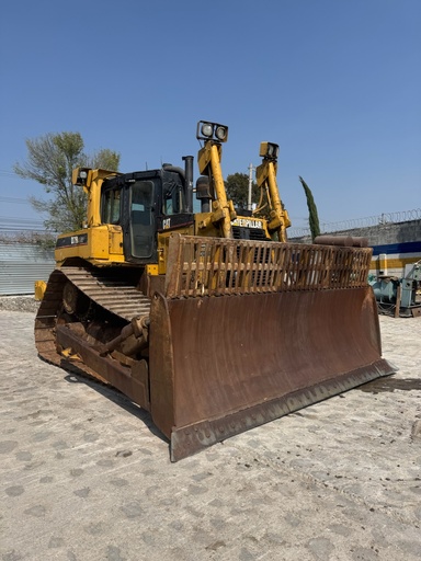 [0563] Bulldozer Caterpillar D7R